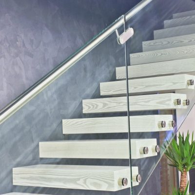 Schodisko so skleneným zábradlím Vlčie Doly